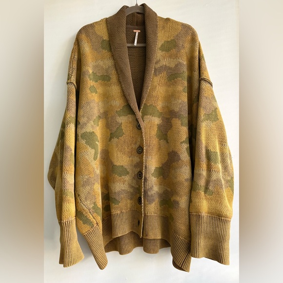 Free People Chamomile Pattern Cardi in Army Combo!🌟 - Picture 2 of 16